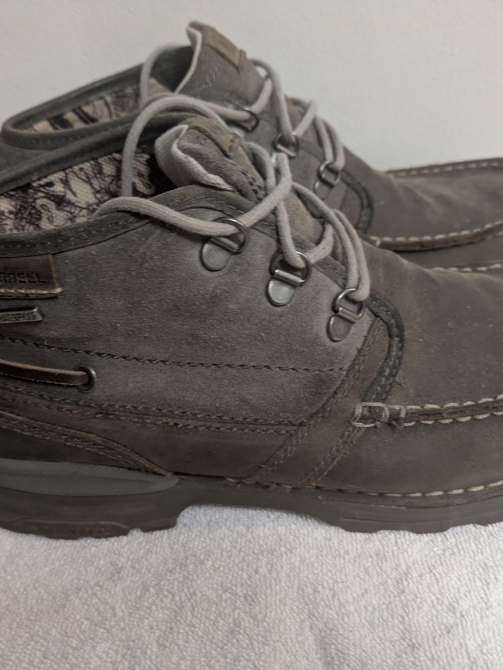 Merrell Men's Gray Suede Chukka Boots